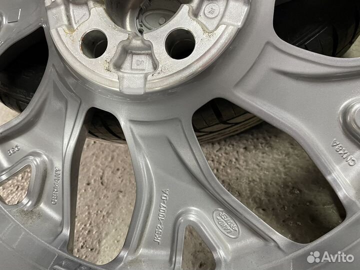 Новые оригинальные колеса на Range Rover Vogue R21