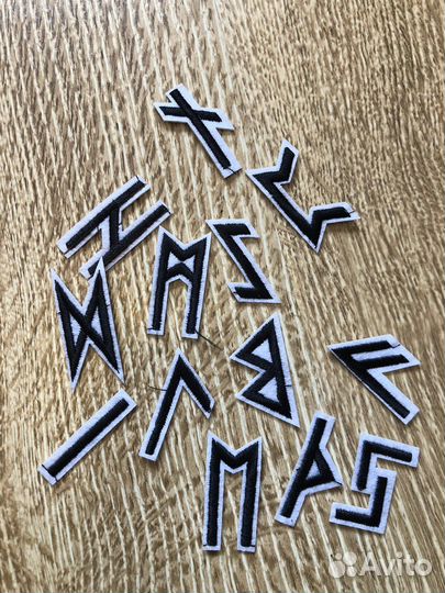 Нашивка руны