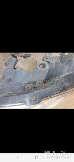 Фары на toyota avensis 250