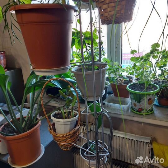 Подставка для цветов напольная металлическая