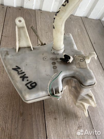 Бачок омывателя Toyota Corolla E150 Королла 150