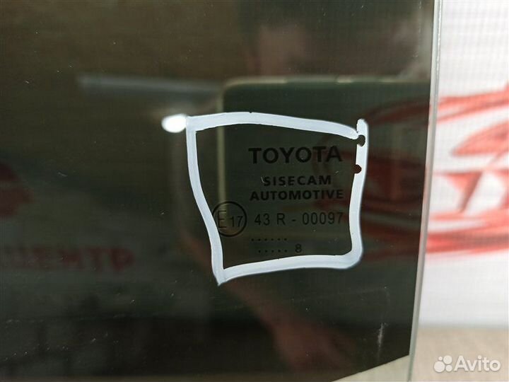 Стекло двери задней левой Toyota Corolla (E18 )