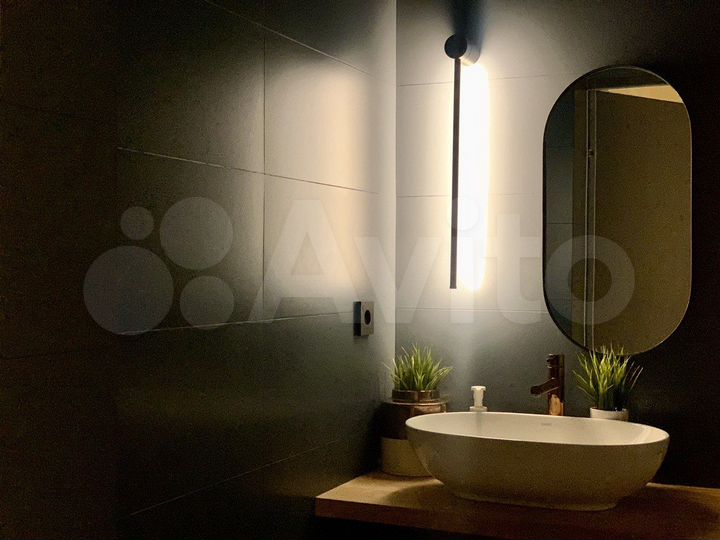 2-к. квартира, 60 м², 1/8 эт.