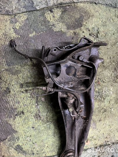 Задний левый кулак с abs lancer 9