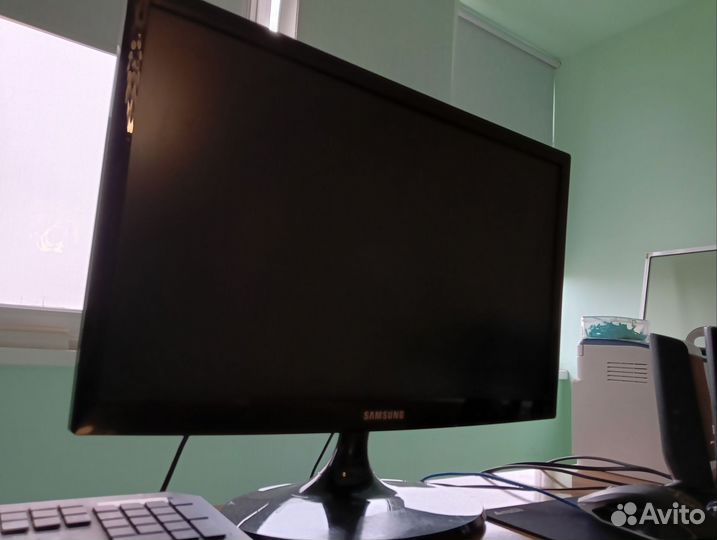 Монитор Samsung 22 дюйма
