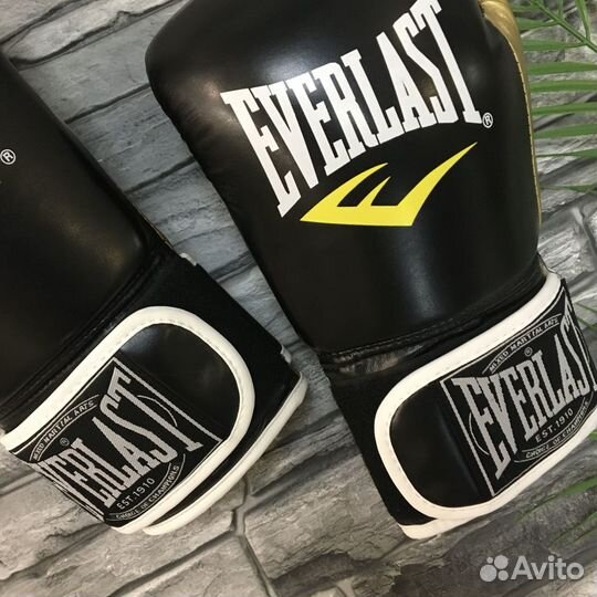 Боксерские перчатки Everlast