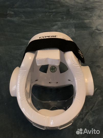 Шлем для единоборств с защитой лица