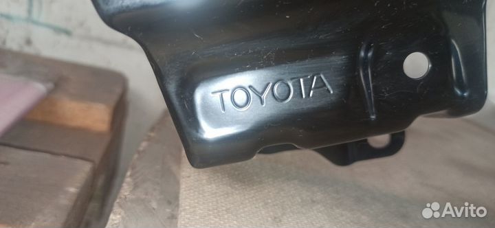 Крыло переднее Toyota Land Cruiser 200