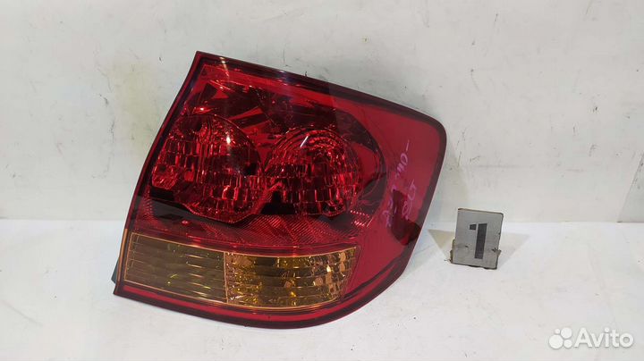 Фонарь задний toyota 20-424 R allion ZT24 01-04