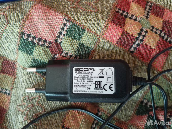 Блок питания для педалей и процессоров Zoom AD16E