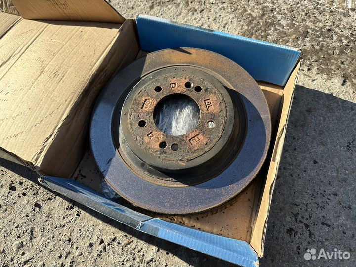 Диски тормозные задние Tucson Sportage 4 эл ручник