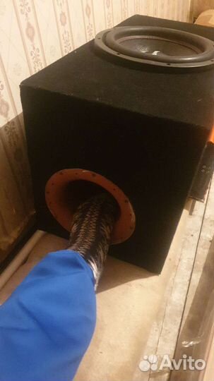 Автомобильный сабвуфер