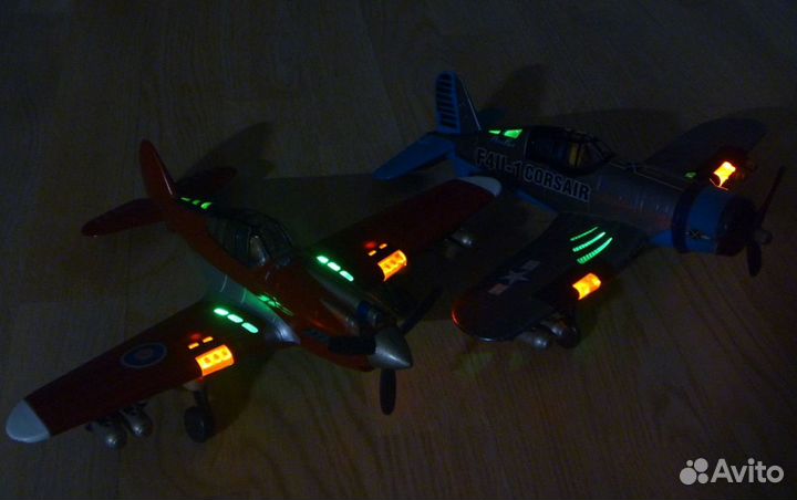 Игрушка. Самолет.Kentoys