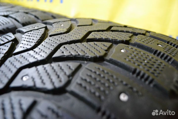 Bridgestone Blizzak Spike-01 255/55 R18