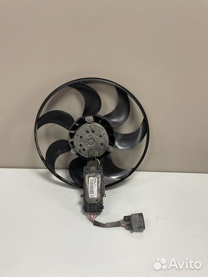 Вентиялтор охлаждения двс правый Ади А6 С6 3.0 TDI