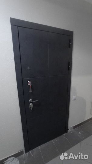 Дверь входная с зеркалом Смоки