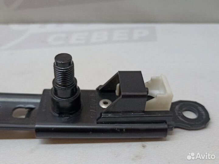 Механизм регулировки ремня безопасности передний