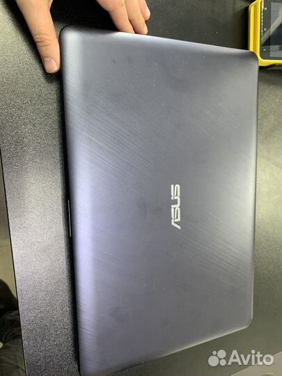 Ноутбук asus