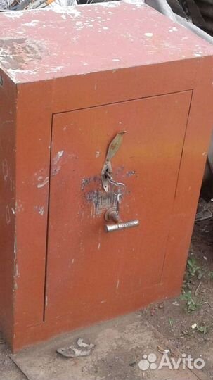 Продам сеиф