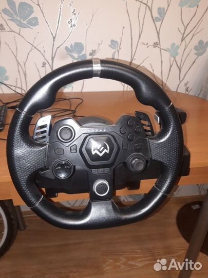 Продам игровой руль sven GC-W900