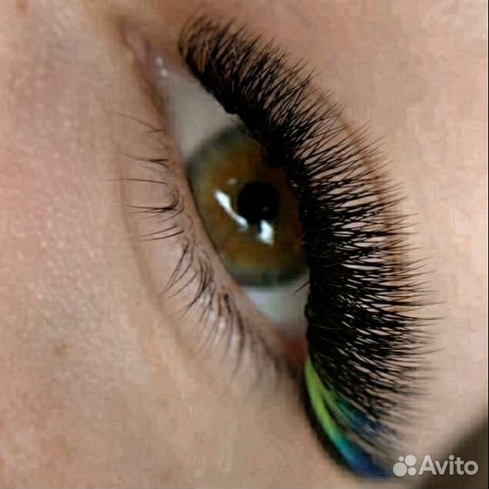 Мастер по наращиванию ресниц