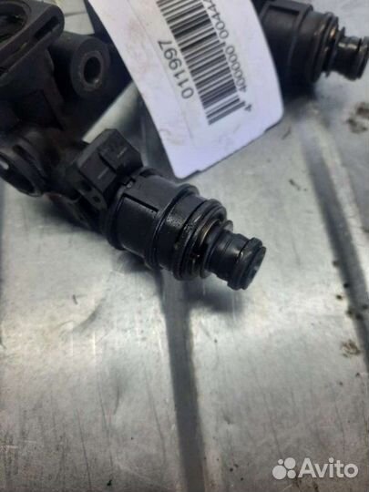 Топливная рампа Rover 75 2.5 2003