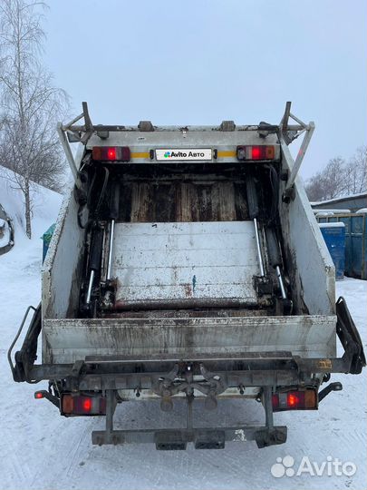 Мусоровоз с задней загрузкой