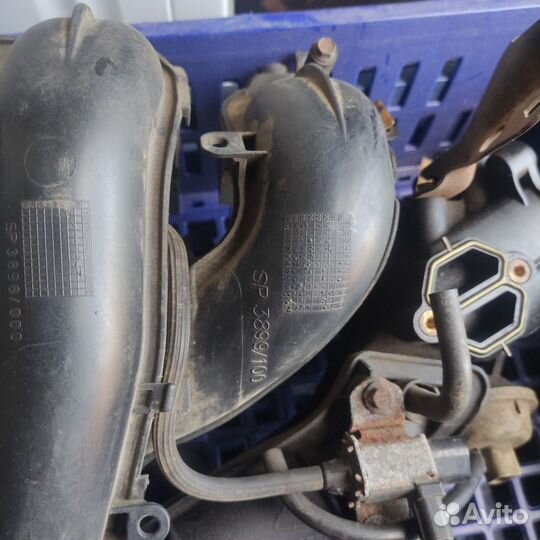 Воздушный коллектор Mazda Ford двухлитровый мотор