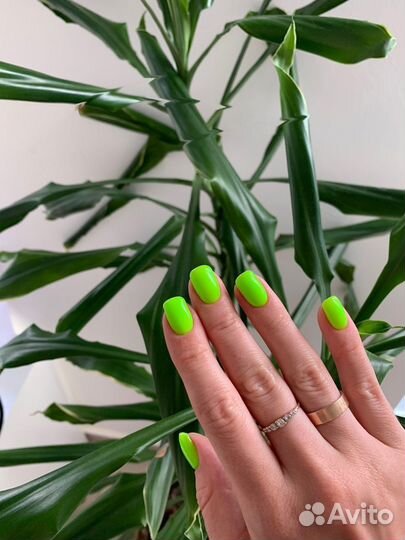 Модель на маникюр и педикюр