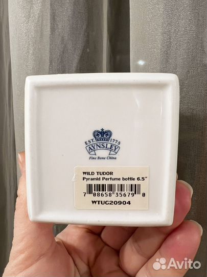 Aynsley Wild Tudor Бутыль парфюмерный пирамида