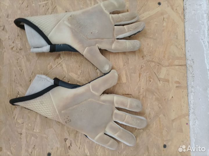 Вратарские перчатки adidas размер 5 предатор