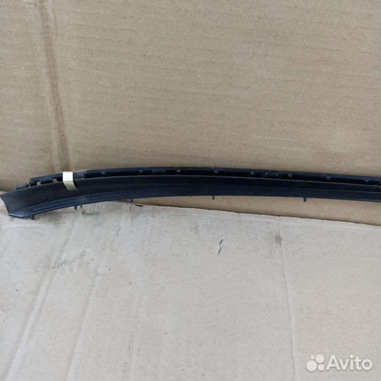 Держатель молдинга лобового стекла Ford Focus 3