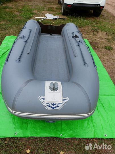 Продам лодку Флагман 330U