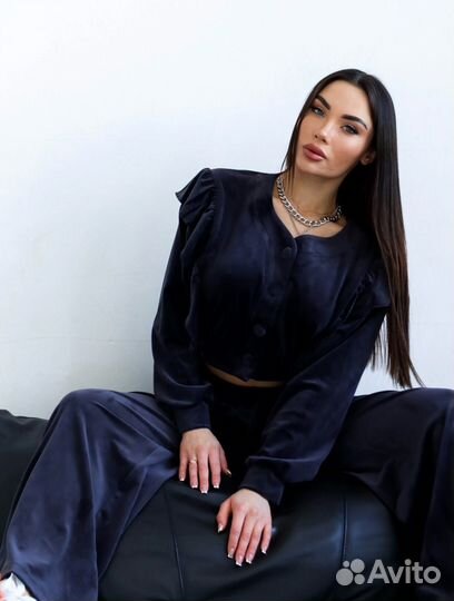 Велюровый спортивный костюм