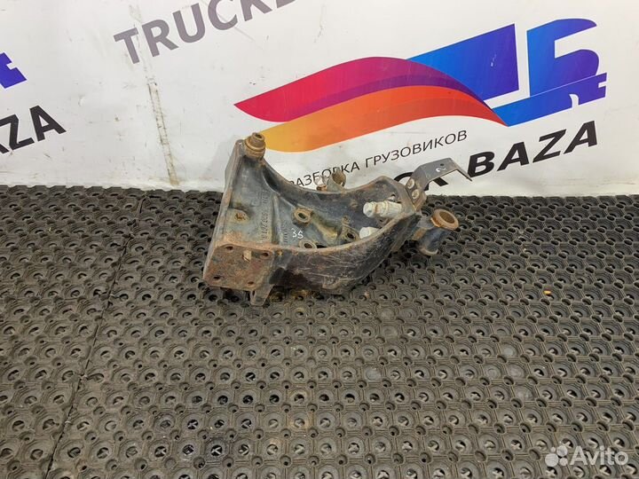 5600201639 Кронштейн торсиона кабины правый