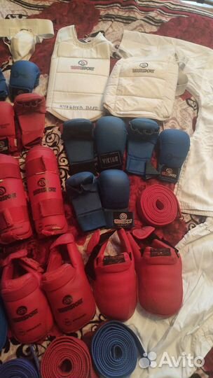 Кимоно и защита для каратэ