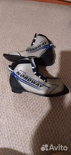 Лыжные ботинки, лыжи