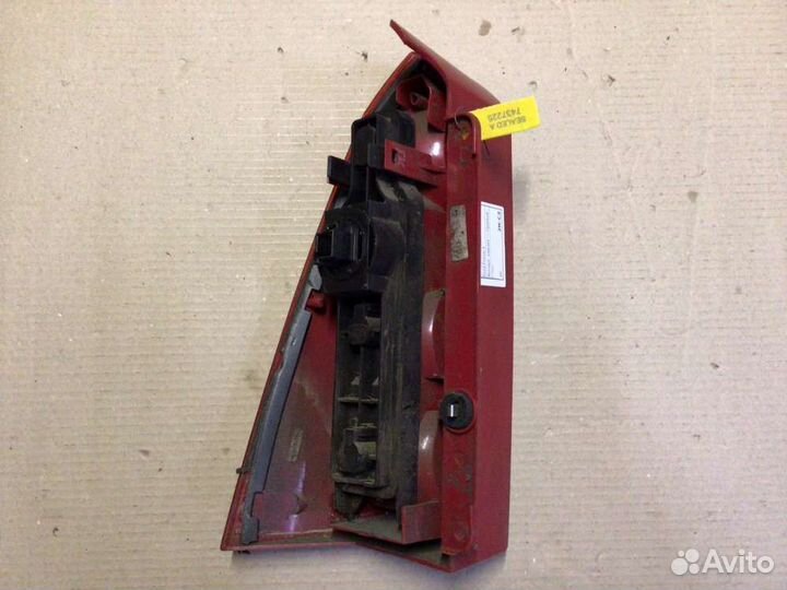 Фонарь право на Ford Focus I (Форд Фокус 1 (фф1)