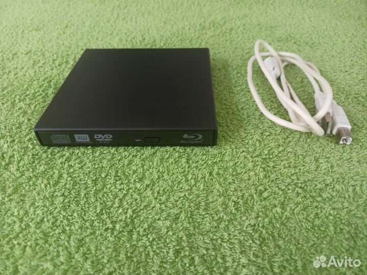 Blu-ray + DVD-RW + CD-RW / USB привод