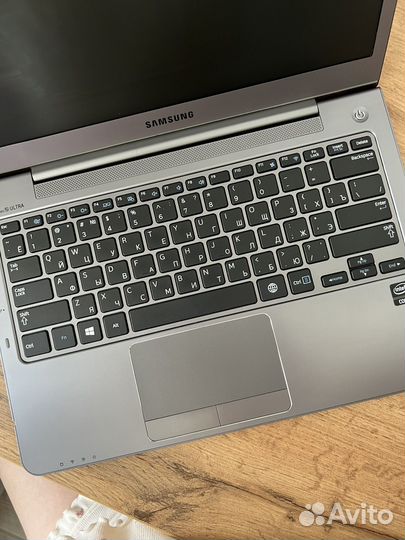 Ноутбук Samsung NP530U3C