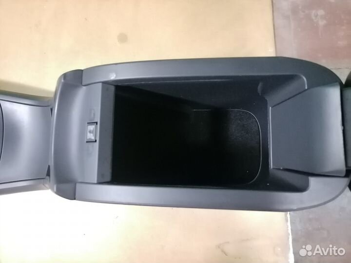 Консоль центральная, подлокотник Renault Megane 2