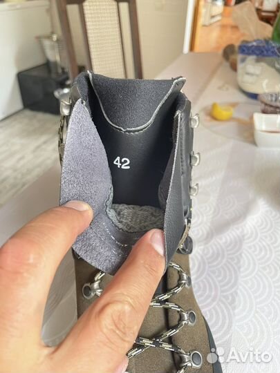 Трекинговые ботинки 42