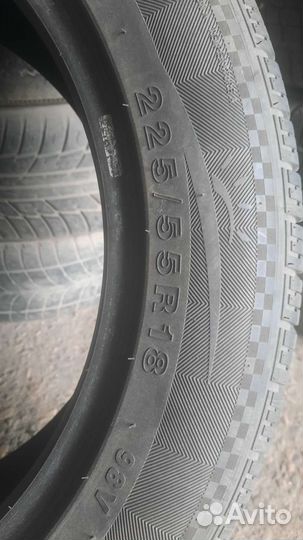 DoubleStar DS01 225/55 R18 98V
