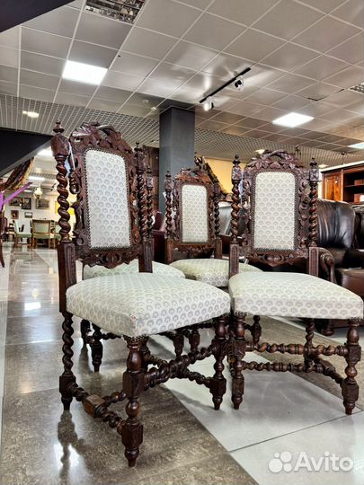 Антикварный стул