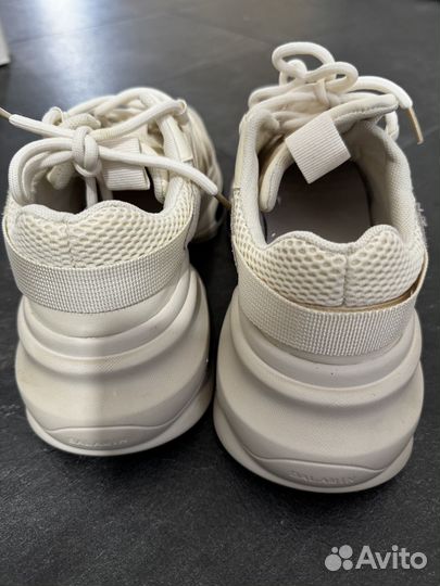 Кроссовки женские (23,5см)