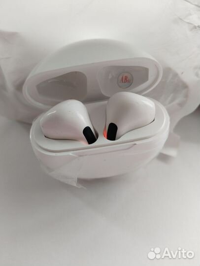 Беспроводные наушники airpods