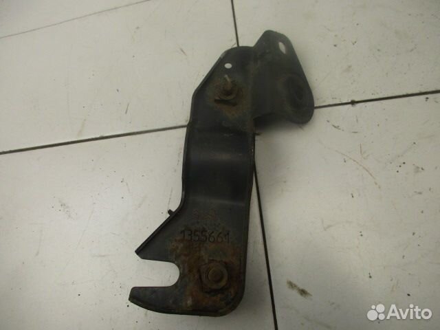 Кронштейн козырька солнцезащитного Scania P, G, R