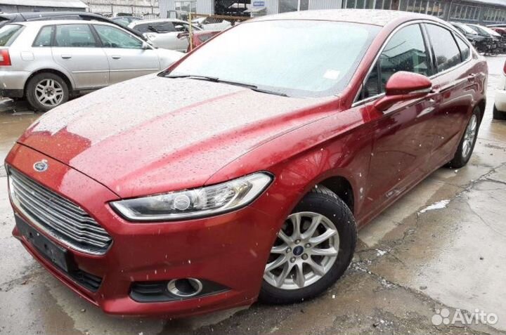 Ford Mondeo 2015 г по запчастям