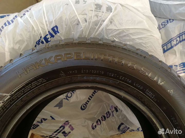 Nokian Tyres Hakkapeliitta 8 SUV 215/65 R16 102T