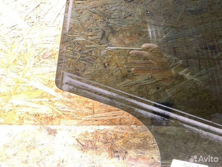 Стекло двери заднее правое Mercedes-Benz Glc-Class